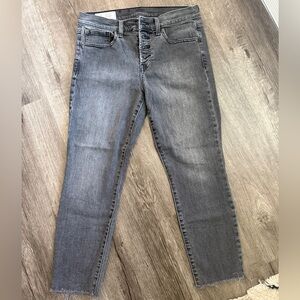GAP True Skinny Jeans Gray Wash Mid Rise Raw Hem Size 29 8P Petite Stretch Denim